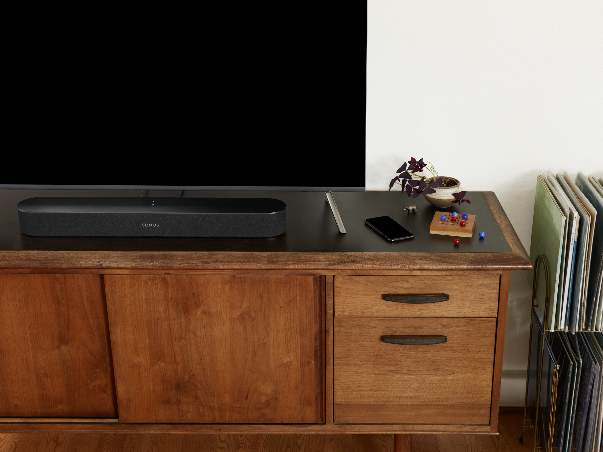 sonos-beam-tv-lifestyle