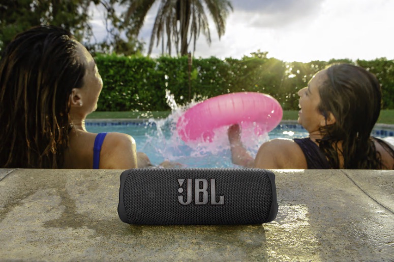 JBL Flip 6 lifestyle