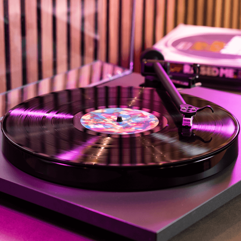 Christmas-Gift-Guide-Smart-Home-Sounds-Hero-Vinyl