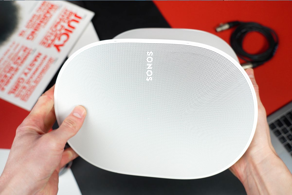 Sonos-Era-300-Review-Hero-Handheld