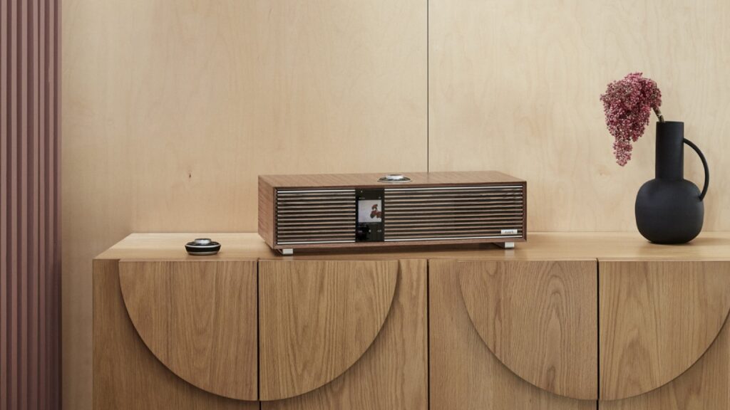 Ruark R410 on media unit